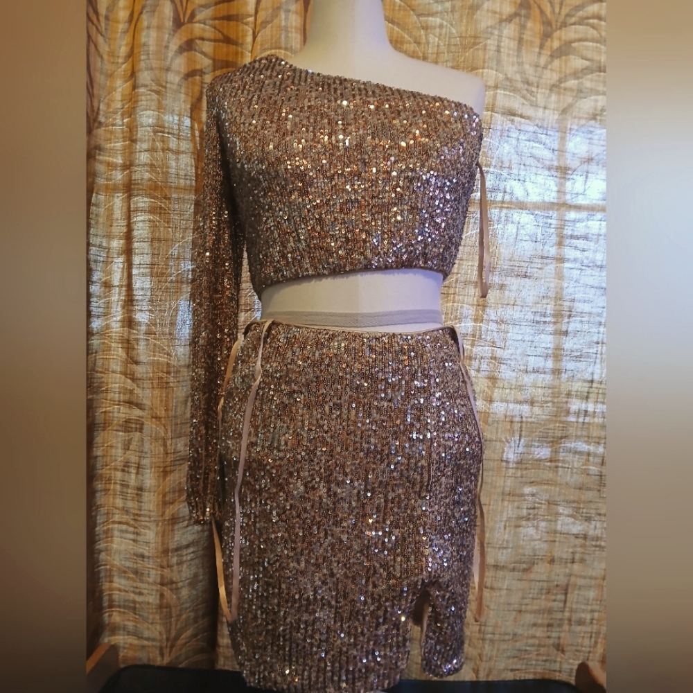 Sexy Sequend Top & Skirt Size Small